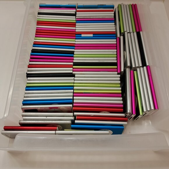 1X Apple iPod Classic 4th Gen Various Storage and Condition with accessories - Picture 5 of 16